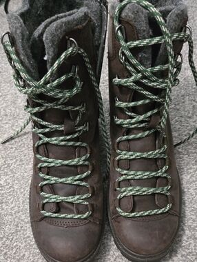 Kamik Brown Lace-Up Hiking Boots with Green Patterned Laces